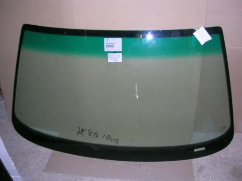 Parabrezza Verde Audi A8 '94 con Fascia Parasole