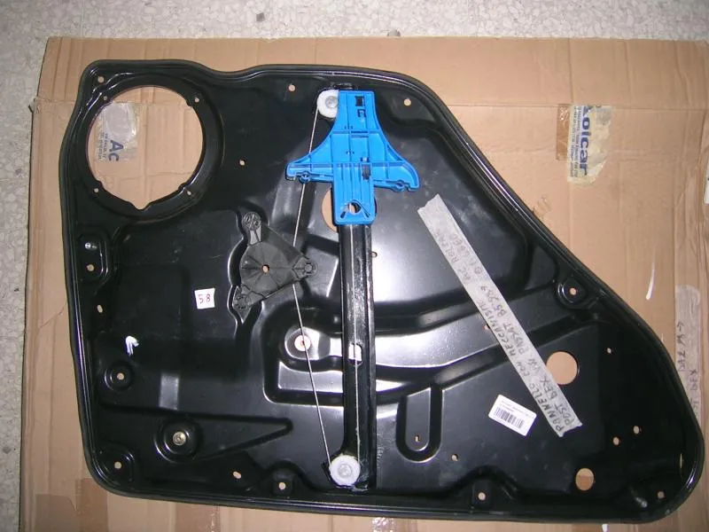 Pannello Con Mecccanismo Alzavetro Posteriore Destro Volkswagen Passat '85-'98