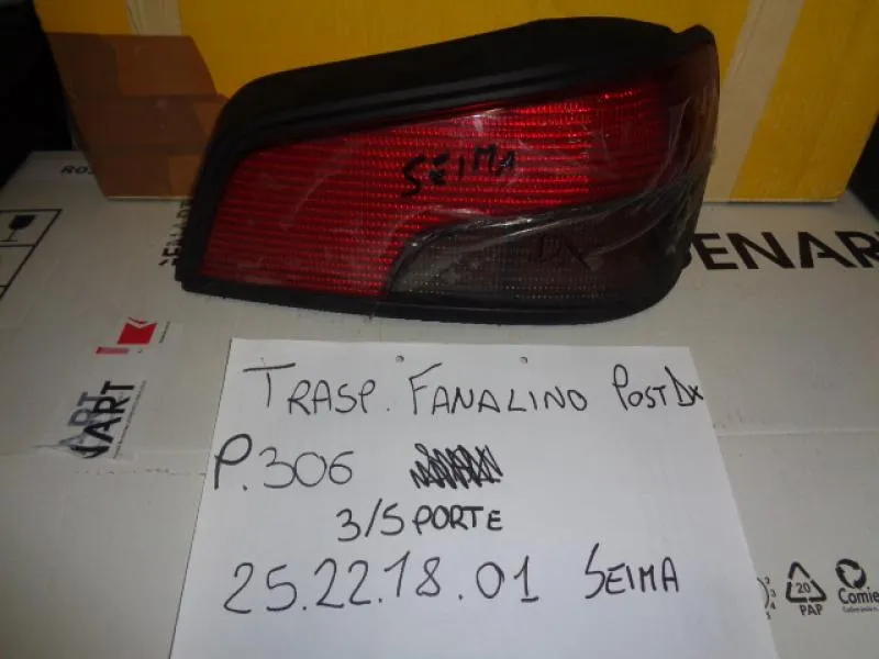 Plastica Fanalino Posteriore Destro Peugeot 306  1997-1999 3-5 Porte