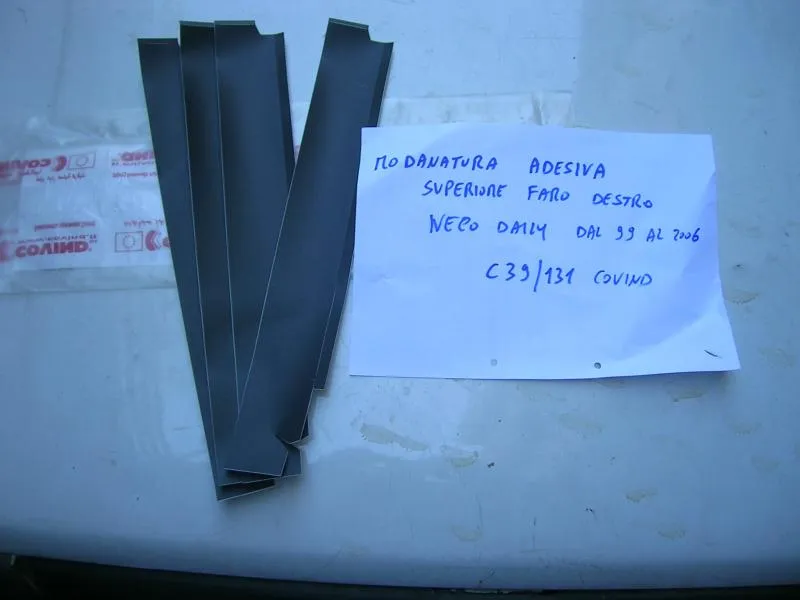 Modanatura Adesiva Superiore Faro Destro Iveco Daily Dal 99 Al 2006
