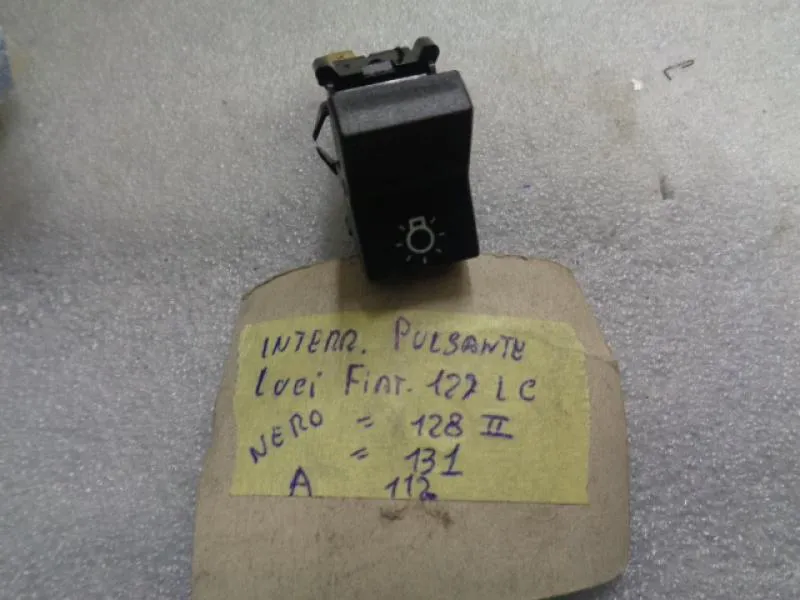 Interruttore Luci Pulsante Nero Fiat 127 L,C- 128 Seconda Serie-131- A 112