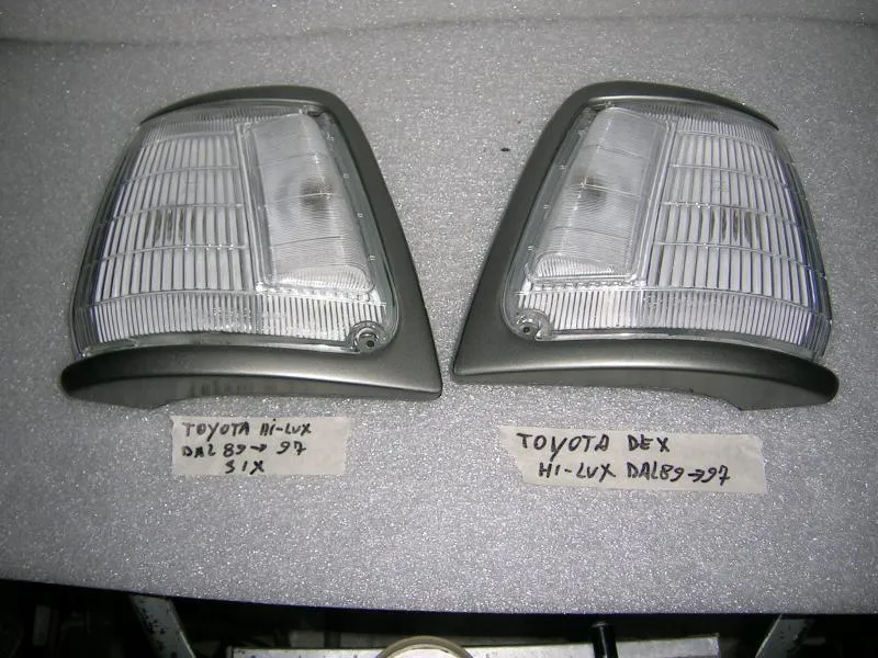 Fanalino Anteriore Destro e Sinistro Cornice Grigia Toyota Hi-Lux 1991-1997