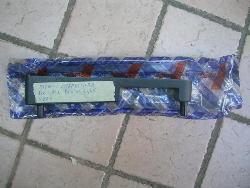 Attacco Cappelliera Destro=Sinistro Nero Fiat Panda 30\45