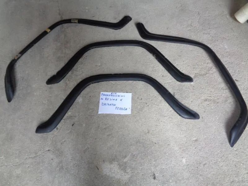 Parafanghini In Resina Per Daihatsu Feroza