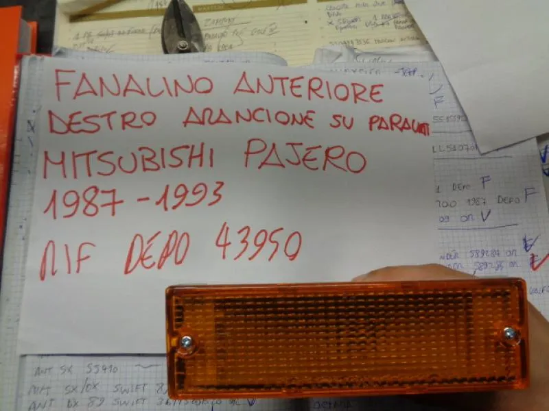 Fanalino Anteriore Destro Arancione Su Paraurti Mitsubishi Pajero 1987-1993