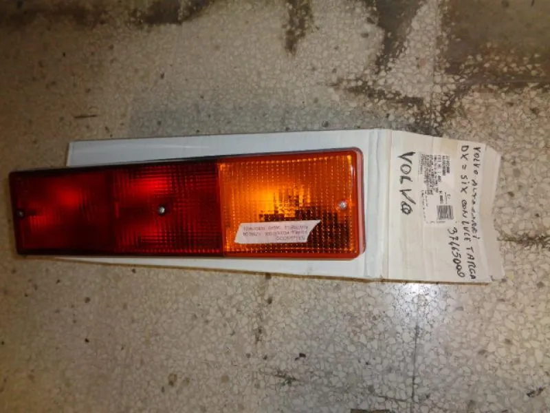 Fanale Posteriore Destro = Sinistro Con Luce Targa  Per Autocarri Volvo