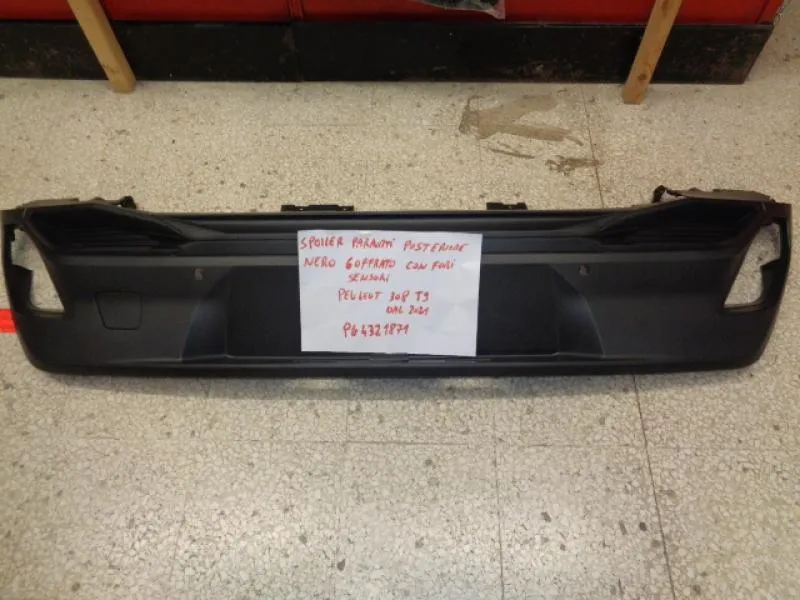Spoiler Paraurti Posteriore Nero Goffrato Con Fori Sensori Peugeot 308 2021>