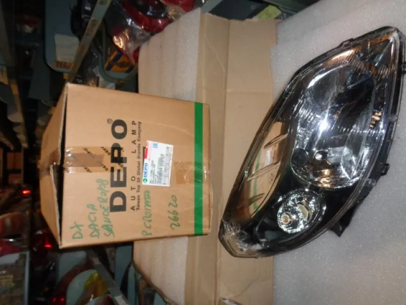 Proiettore Destro Dacia Sandero Del 2008 Con Parabola Cromata