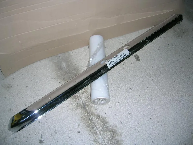 Paraurti Posteriore Con Buchi Per Inserti Di Gomma Ford Capri