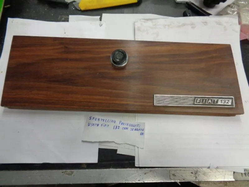 Sportello Portaogetti Usato Per Fiat 132 Con Serratura