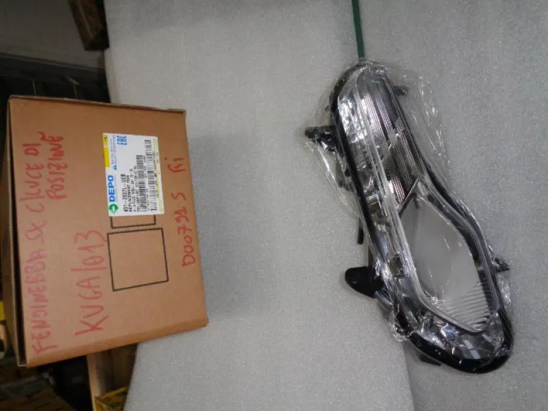 Fendinebbia Sinistro Con Luce Di Posizione Ford Kuga 2013