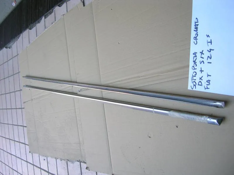 Sottoporta Cromato Sinistro Piu Destro Fiat 124 Prima Serie