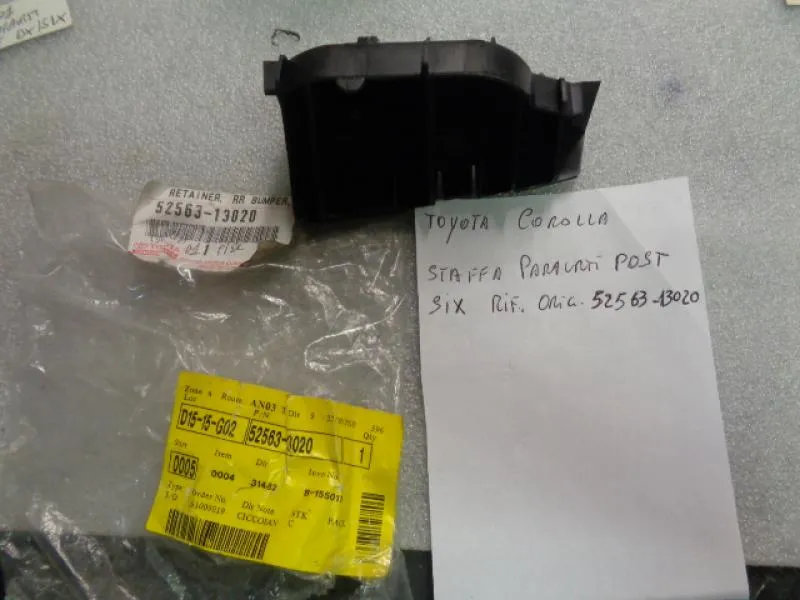 Staffa Paraurti Posteriore Sinistra Toyota Corolla
