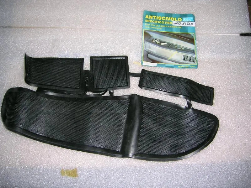 Tappetino Antiscivolo Per Cruscotto Opel Astra