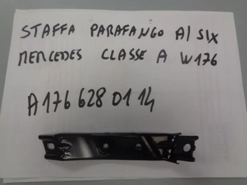 Staffa Parafango Anteriore Sinistra Mercedes Classe A W176