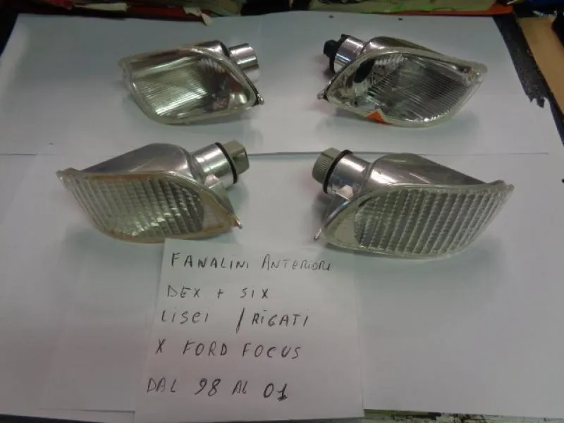 Fanalini Anteriori Destro+Sinistro Ford Focus 1998-2001