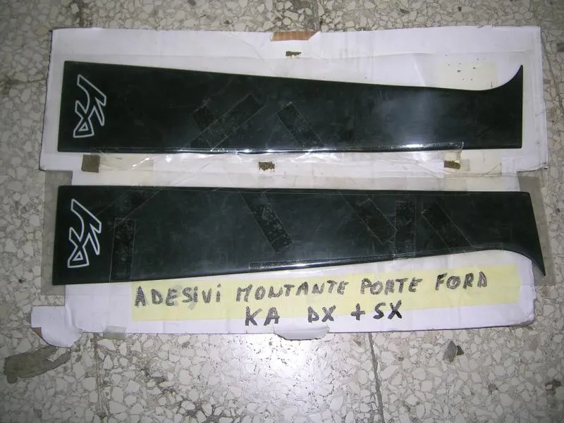 Modanatura Adesiva Montante Porta Destra E Sinistra Ford Ka 1996-2008