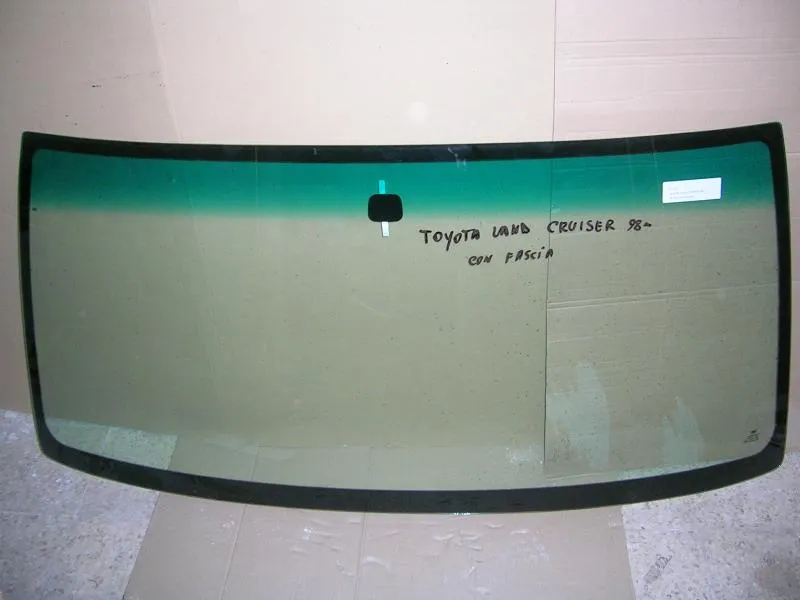 Parabrezza Verde Toyota Land Cruiser '98 con Fascia