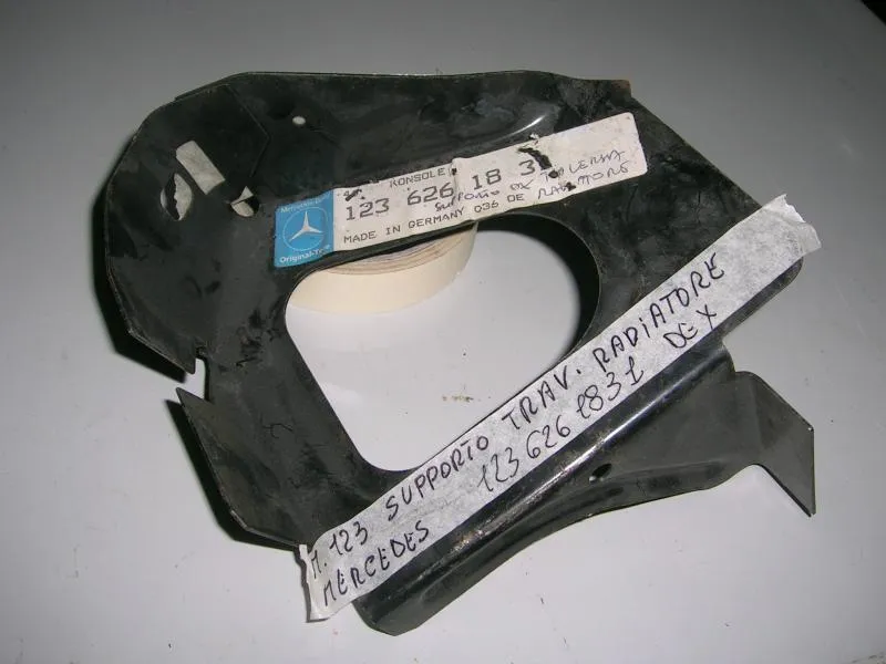 Supporto Traversa Radiatore Destro Merceds W123