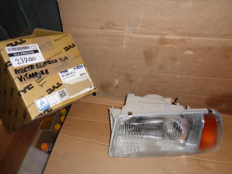 Proiettore Sinistro Con Regolazione Elettrica Suzuki Vitara Dal 1988 Al 1998