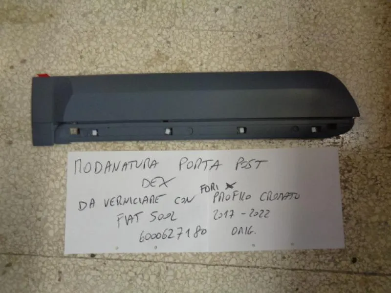 Modanatura Porta Posteriore Destra Da Verniciare Con Fori Per Profilo Cromato Fiat 500L 2017-2022