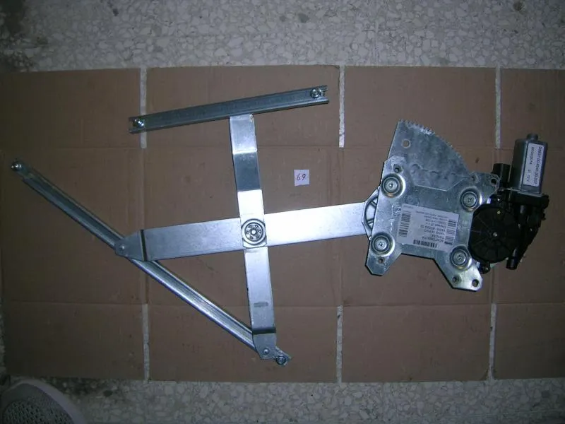Alzavetro Elettrico Anteriore Sinistro Toyota Yaris Verso 2000-2003