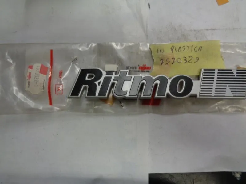 Scritta In Plastica Ritmo -In Per Fiat Ritmo