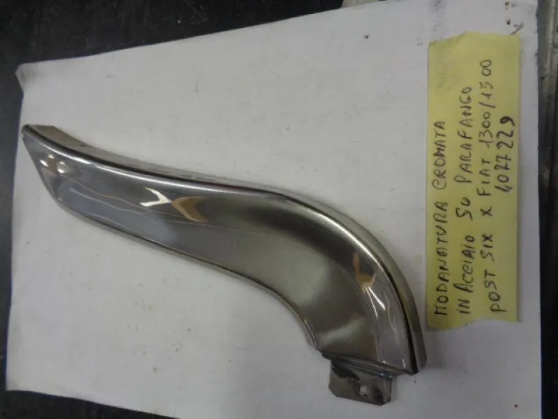 Modanatura Cromata In Acciaio Su Parafango Posteriore Sinistro Per Fiat 1300/1500