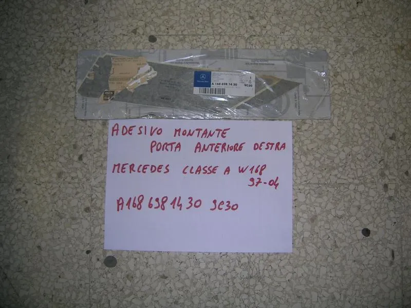 Modanatura Adesiva Montante Porta Anteriore Destra Mercedes Classe A   W168  1997-2004