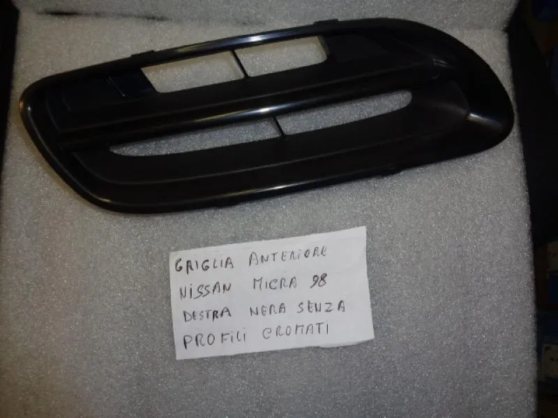 Griglia Anteriore Destra Nera Nissan Micra 1998