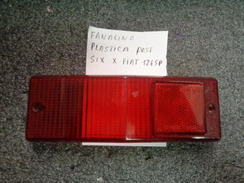 Plastica Fanalino Posteriore Sinistro Fiat 124 Special