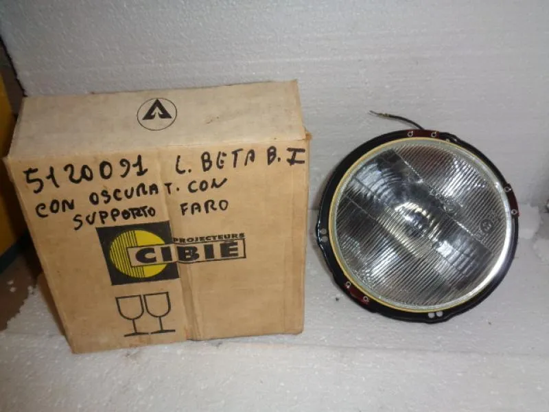 Proiettore Lancia Beta Berlina Prima Serie Con Oscuratore E Supporto Faro
