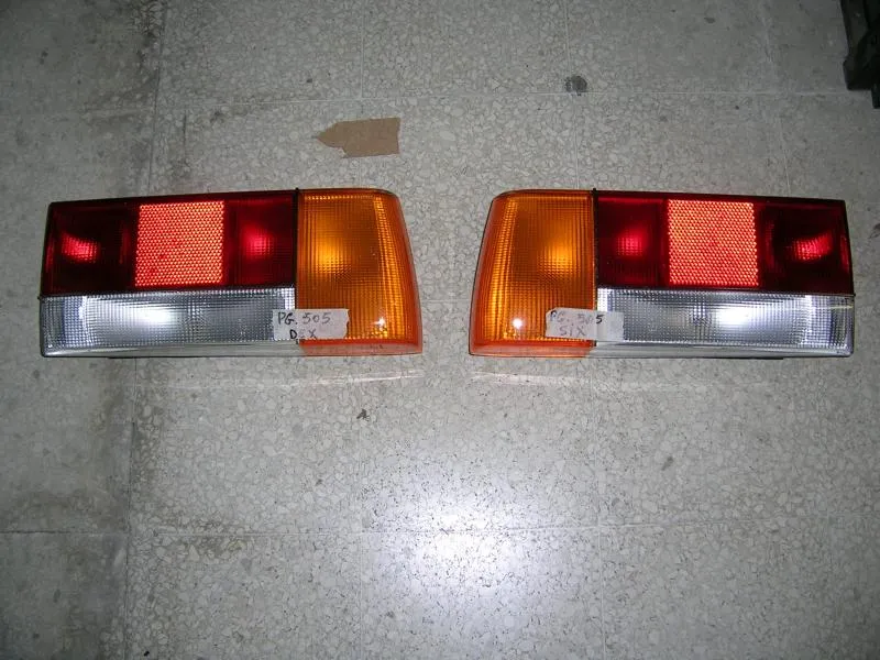 Fanalino Posteriore Destro E Sinistro Peugeot 505