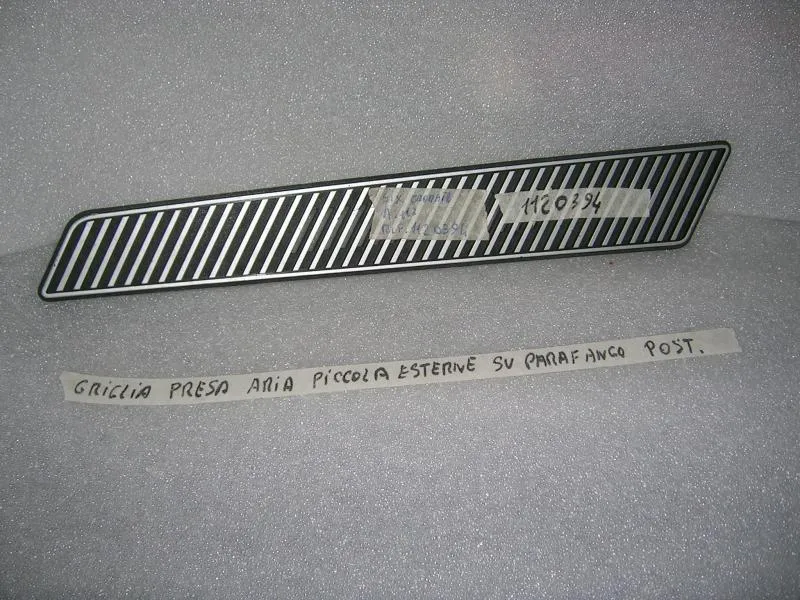 Griglia Presa Aria Piccola Esterna Superiore Parafango Posteriore Sinistra A112