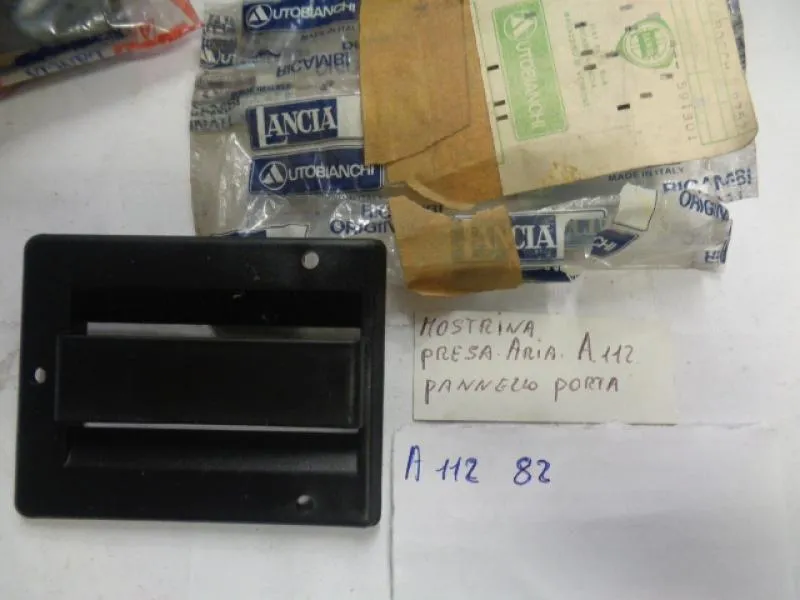 Mostrina Presa Aria Pannello Porta Autobianchi 112    1982