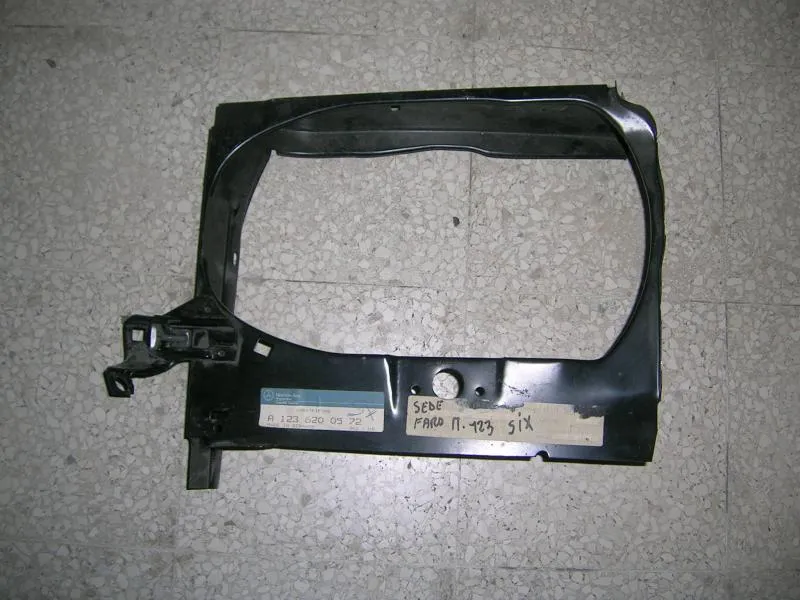 Sede  Faro Sinistra Mercedes W123