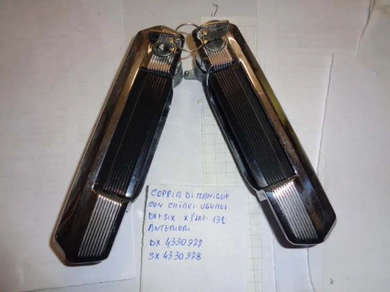 Coppia Maniglie Porta Anteriori Con Chiave Uguale Per Fiat 131