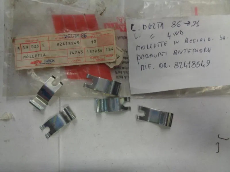 Mollette In Acciaio Su Paraurti Anteriore Lancia Thema Dal 1986 Al 1991 /Lancia Delta 4 Wd