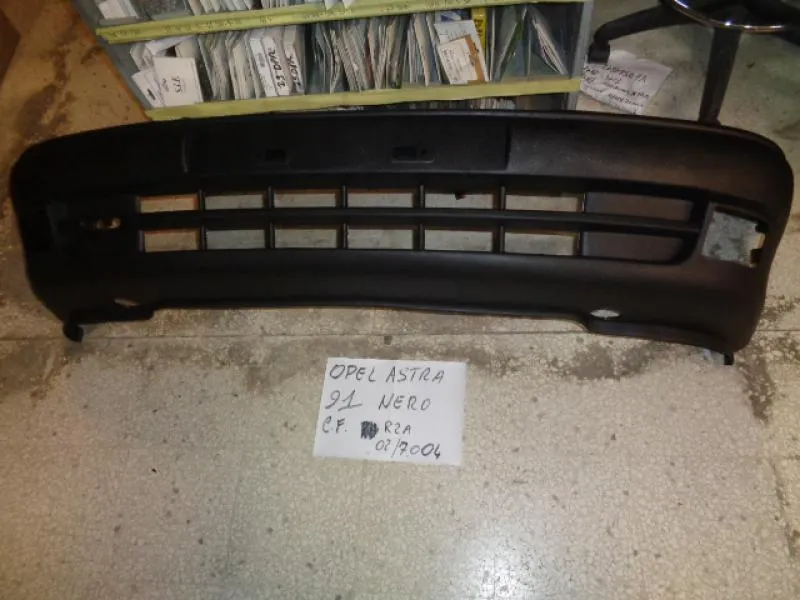 Paraurti Anteriore Nero Opel Astra 1991