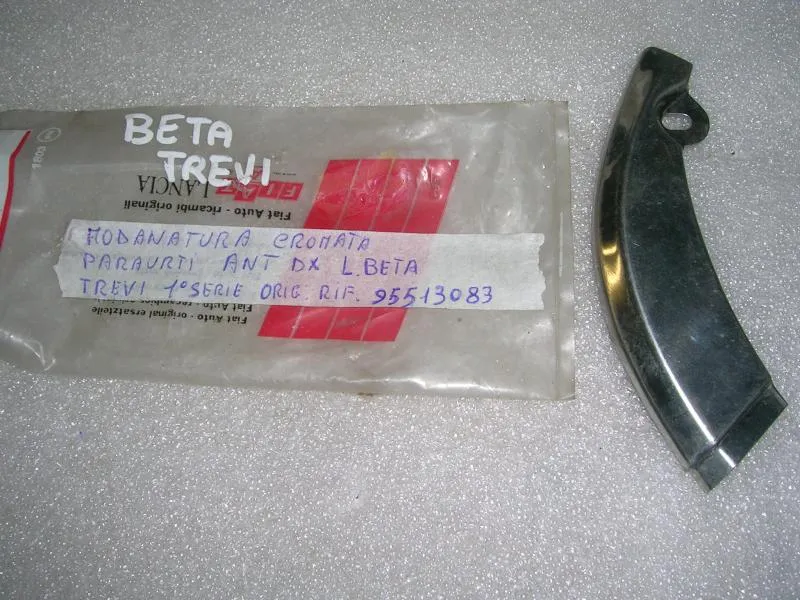 Modanatura  Paraurti Anteriore Destra Cromata Lancia Beta Trevi  1 serie