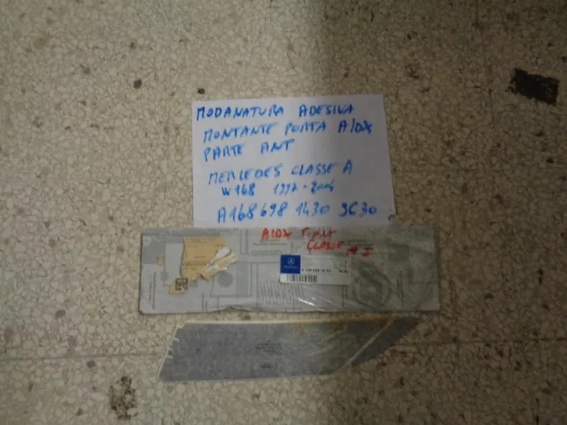 Modanatura Adesiva Montante Porta Anteriore Destra Mercedes Classe A 1997-2004