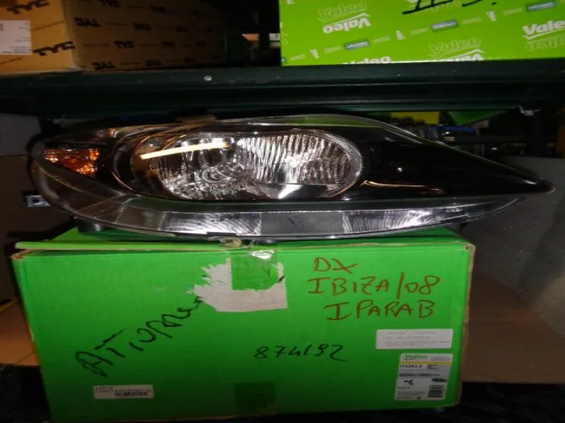 Proiettore Destro Seat Ibiza Del 2008 Con Una Parabola