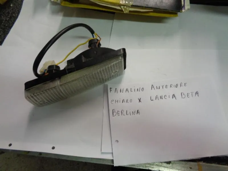 Fanalino Anteriore Chiaro Lancia Beta Berlina