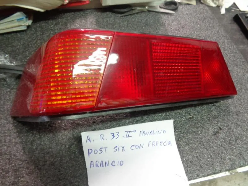 Fanale Posteriore Sinistro Con Freccia Arancio Alfa Romeo 33 2^ Serie