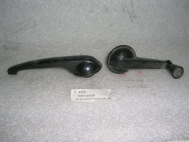 Maniglia Alzacristallo E Maniglia Apriporta Fiat 682