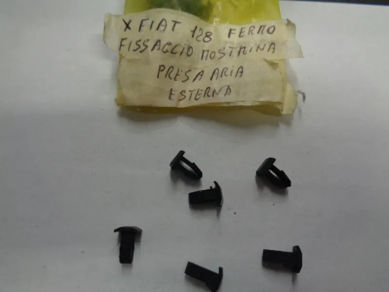 Fissaggio Mostrina Presa D'aria Esterna Per Fiat 128