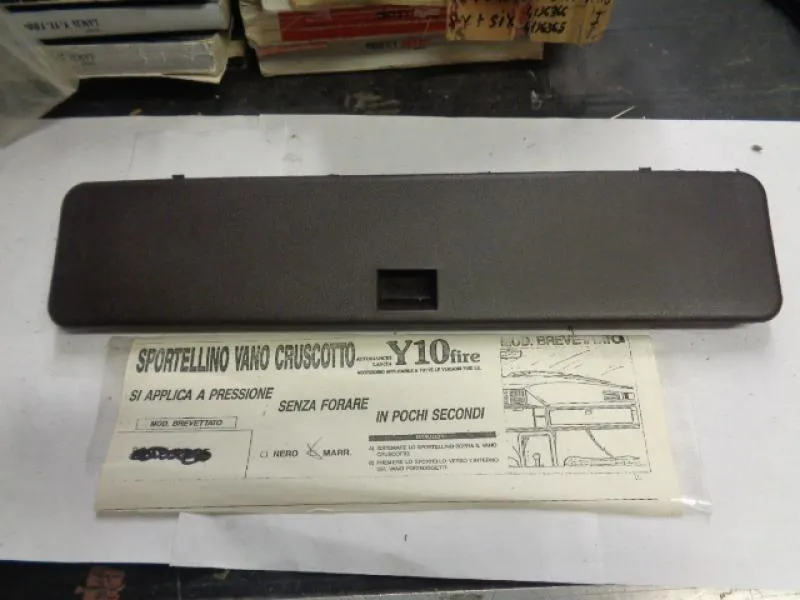 Sportellino Nero Vano Cruscotto Autobianchi Y10