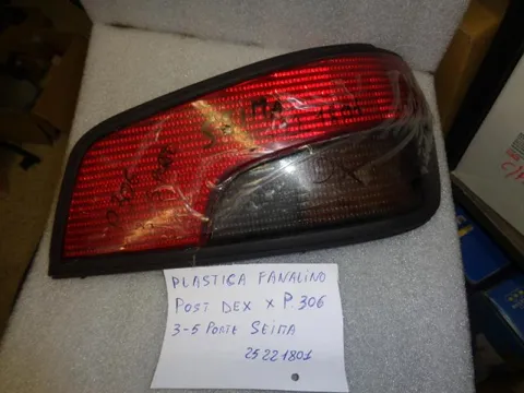 Plastica Fanalino Posteriore Destra Peugeot 306 3-5 Porte