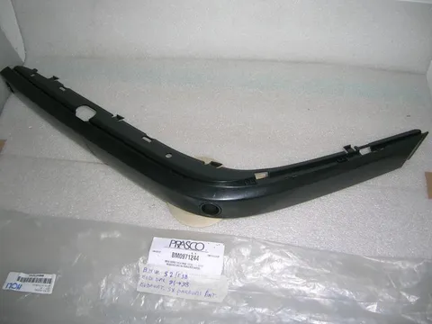 Modanatura Paraurti Anteriore Sinistra Con Fori Sensori Bmw Serie7 E38 1994-1998