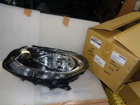 Proiettore Sinistro Mercedes Classe B Dal 2014 A Led Con Parabola Nera